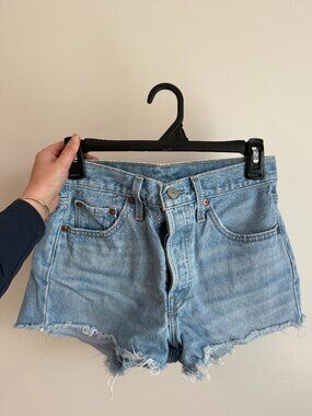 Levi's Waist 25 Shorts Multiple Buttons